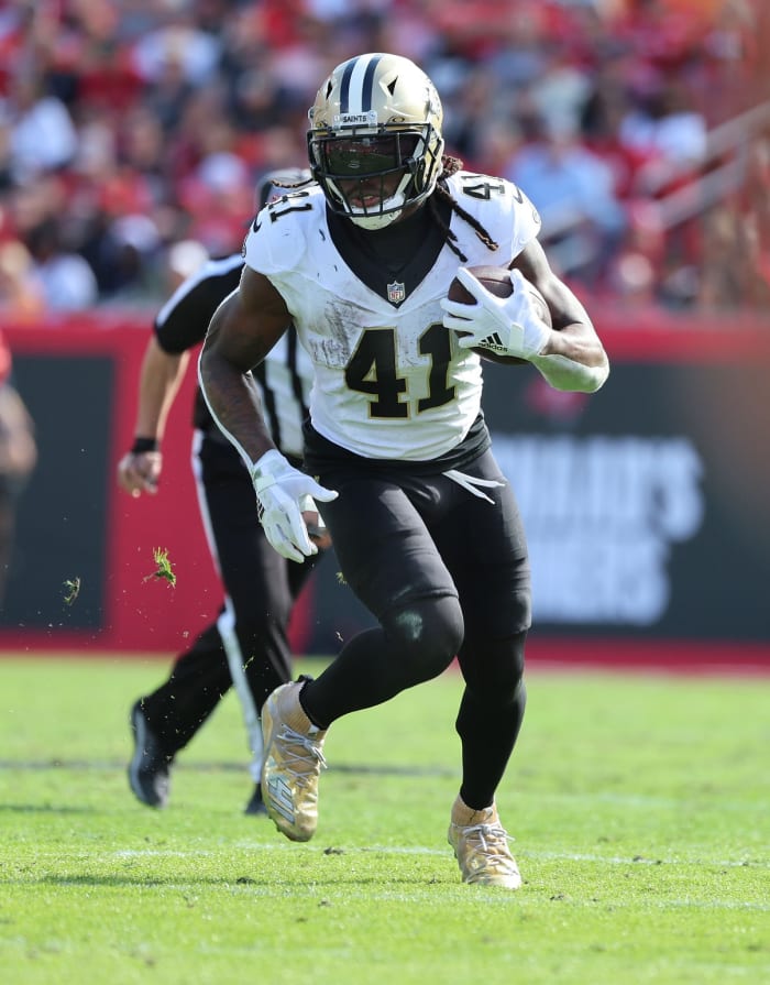 New Orleans Saints running back Alvin Kamara (41) runs the ball against the Tampa Bay Buccaneers. Mandatory Credit: Kim Klement Neitzel-USA TODAY Sports